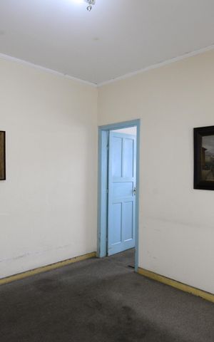 Casa à venda com 180m², 2 quartos e 1 vagaSala