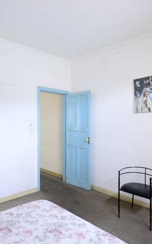 Casa à venda com 180m², 2 quartos e 1 vagaQuarto