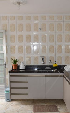 Casa à venda com 180m², 3 quartos e 2 vagasCozinha