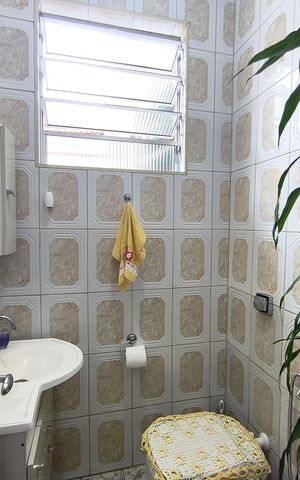 Casa à venda com 180m², 3 quartos e 2 vagas Casa à venda com 180m², 3 quartos e 2 vagasLavabo