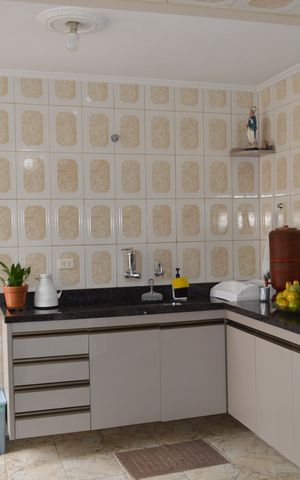 Casa à venda com 180m², 3 quartos e 2 vagasCozinha