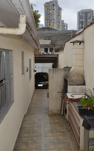 Casa à venda com 180m², 3 quartos e 2 vagasCorredor