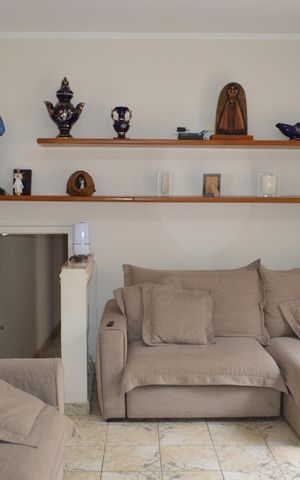 Casa à venda com 180m², 3 quartos e 2 vagasSala