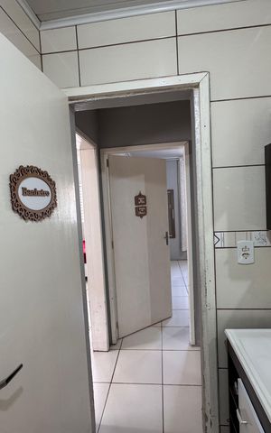 Casa à venda com 160m², 3 quartos e 2 vagas Casa à venda com 160m², 3 quartos e 2 vagasBanheiro Social 1