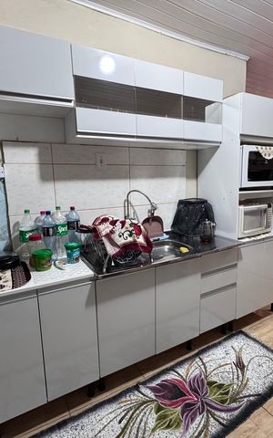 Casa à venda com 160m², 3 quartos e 2 vagas Casa à venda com 160m², 3 quartos e 2 vagasCozinha
