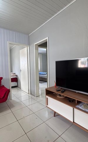 Casa à venda com 160m², 3 quartos e 2 vagas Casa à venda com 160m², 3 quartos e 2 vagasSala
