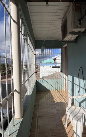 Casa à venda com 160m², 3 quartos e 2 vagas Casa à venda com 160m², 3 quartos e 2 vagasVaranda