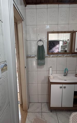Casa à venda com 160m², 3 quartos e 2 vagas Casa à venda com 160m², 3 quartos e 2 vagasBanheiro Social 2