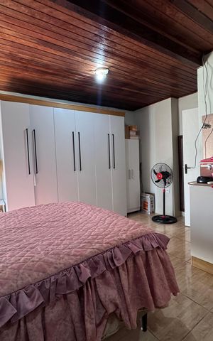 Casa à venda com 160m², 3 quartos e 2 vagas Casa à venda com 160m², 3 quartos e 2 vagasQuarto
