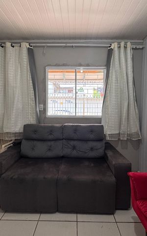 Casa à venda com 160m², 3 quartos e 2 vagas Casa à venda com 160m², 3 quartos e 2 vagasSala