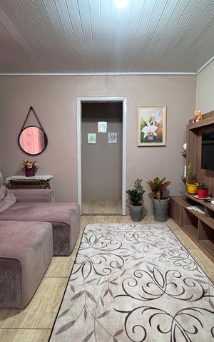 Casa à venda com 160m², 3 quartos e 2 vagas Casa à venda com 160m², 3 quartos e 2 vagasSala