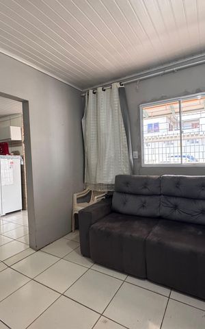 Casa à venda com 160m², 3 quartos e 2 vagas Casa à venda com 160m², 3 quartos e 2 vagasSala