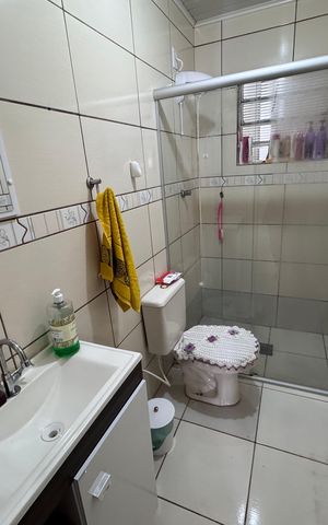 Casa à venda com 160m², 3 quartos e 2 vagas Casa à venda com 160m², 3 quartos e 2 vagasBanheiro Social 1