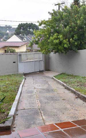 Casa para alugar com 66m², 2 quartos e 1 vagaÁrea externa com Jardim