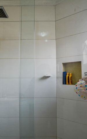 Casa à venda com 192m², 3 quartos e 5 vagas Casa à venda com 192m², 3 quartos e 5 vagasBanheiro/Suite