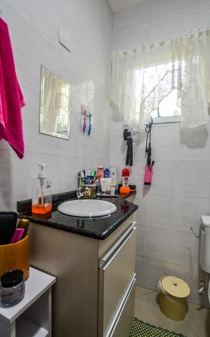 Casa à venda com 192m², 3 quartos e 5 vagas Casa à venda com 192m², 3 quartos e 5 vagasLavabo