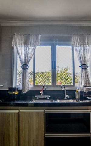 Casa à venda com 192m², 3 quartos e 5 vagas Casa à venda com 192m², 3 quartos e 5 vagasCozinha