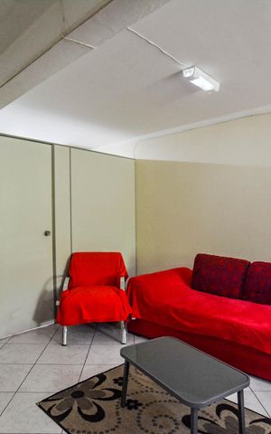 Casa à venda com 192m², 3 quartos e 5 vagas Casa à venda com 192m², 3 quartos e 5 vagasEdicula