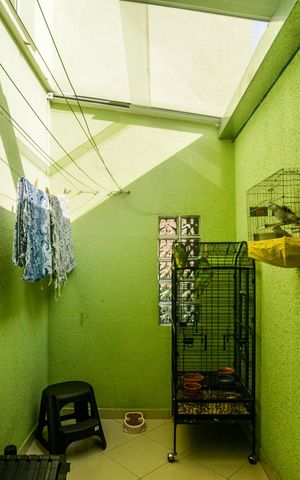 Casa à venda com 192m², 3 quartos e 5 vagas Casa à venda com 192m², 3 quartos e 5 vagasÁrea de Serviço