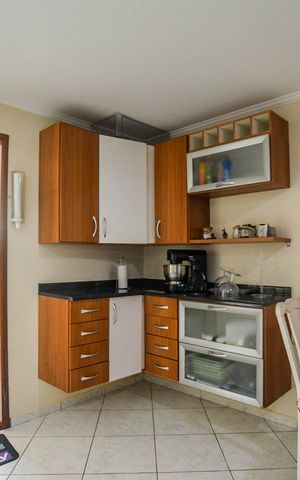 Casa à venda com 192m², 3 quartos e 5 vagas Casa à venda com 192m², 3 quartos e 5 vagasEdicula