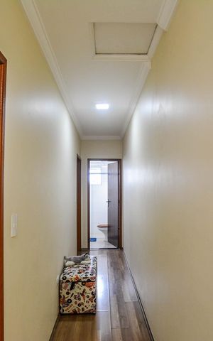 Casa à venda com 192m², 3 quartos e 5 vagas Casa à venda com 192m², 3 quartos e 5 vagasCorredor