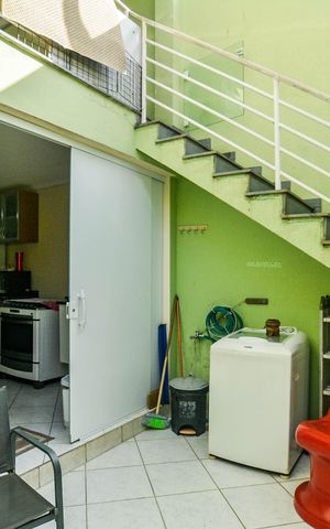 Casa à venda com 192m², 3 quartos e 5 vagas Casa à venda com 192m², 3 quartos e 5 vagasÁrea comum