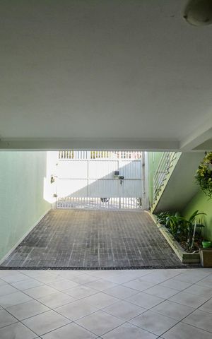 Casa à venda com 192m², 3 quartos e 5 vagas Casa à venda com 192m², 3 quartos e 5 vagasÁrea comum