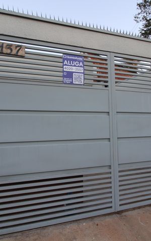 Casa para alugar com 70m², 2 quartos e 2 vagasFachada