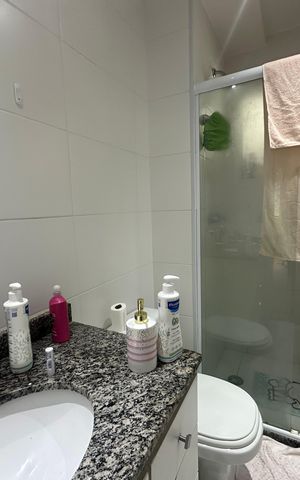 Apartamento à venda com 87m², 2 quartos e 1 vaga Apartamento à venda com 87m², 2 quartos e 1 vagaBanheiro da Suíte