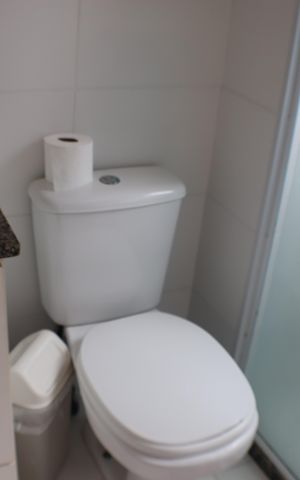 Apartamento à venda com 87m², 2 quartos e 1 vaga Apartamento à venda com 87m², 2 quartos e 1 vagaBanheiro da Suíte