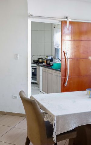 Casa à venda com 130m², 2 quartos e sem vaga Casa à venda com 130m², 2 quartos e sem vagaSala