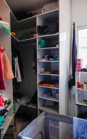 Casa à venda com 130m², 2 quartos e sem vaga Casa à venda com 130m², 2 quartos e sem vagaCloset da suíte 2