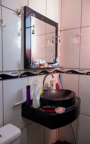 Casa à venda com 130m², 2 quartos e sem vaga Casa à venda com 130m², 2 quartos e sem vagaBanheiro da Suíte 1