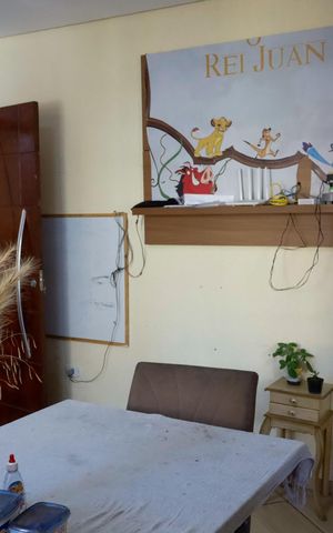 Casa à venda com 130m², 2 quartos e sem vaga Casa à venda com 130m², 2 quartos e sem vagaSala