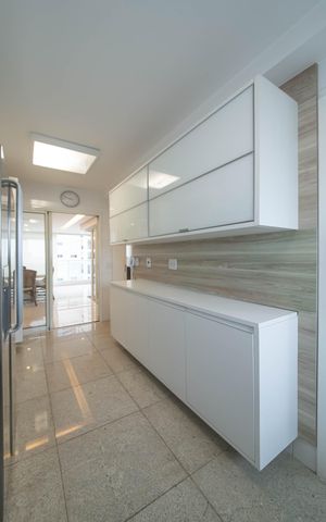 Apartamento à venda com 162m², 3 quartos e 3 vagasCozinha