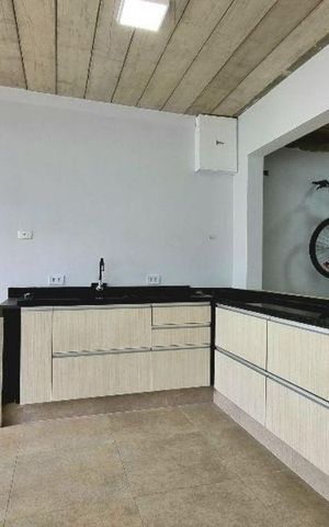 Casa à venda com 340m², 4 quartos e 6 vagas