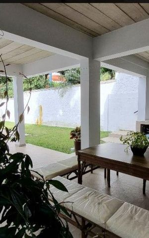 Casa à venda com 340m², 4 quartos e 6 vagas
