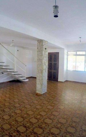Casa à venda com 220m², 4 quartos e 4 vagas Casa à venda com 220m², 4 quartos e 4 vagasSala