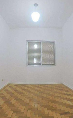 Casa à venda com 220m², 4 quartos e 4 vagas Casa à venda com 220m², 4 quartos e 4 vagasQuarto