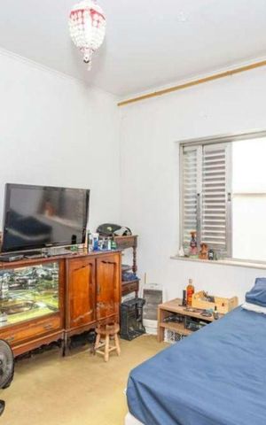 Casa à venda com 280m², 3 quartos e 3 vagas Casa à venda com 280m², 3 quartos e 3 vagasQuarto