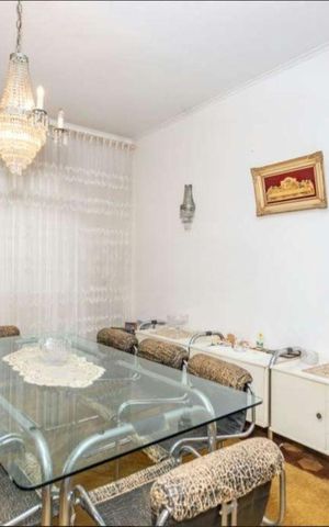 Casa à venda com 280m², 3 quartos e 3 vagas Casa à venda com 280m², 3 quartos e 3 vagasSala de Jantar