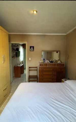 Casa à venda com 300m², 2 quartos e 2 vagas Casa à venda com 300m², 2 quartos e 2 vagasQuarto
