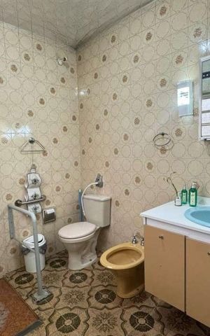 Casa à venda com 300m², 2 quartos e 2 vagas Casa à venda com 300m², 2 quartos e 2 vagasCozinha