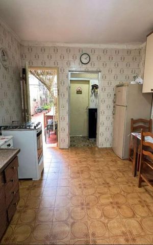 Casa à venda com 300m², 2 quartos e 2 vagas Casa à venda com 300m², 2 quartos e 2 vagasCozinha
