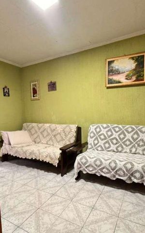Casa à venda com 300m², 2 quartos e 2 vagas Casa à venda com 300m², 2 quartos e 2 vagasSala