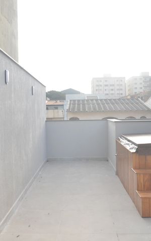 Casa à venda com 160m², 3 quartos e 2 vagasCobertura