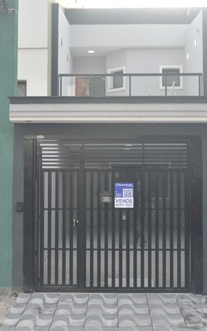 Casa à venda com 160m², 3 quartos e 2 vagasPlaca