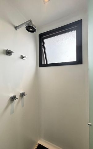 Apartamento para alugar com 176m², 2 quartos e 2 vagas Apartamento para alugar com 176m², 2 quartos e 2 vagasBanheiro da Suíte 1