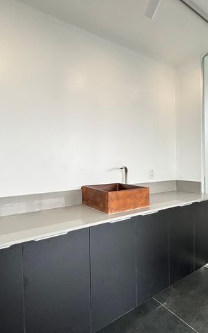 Apartamento para alugar com 176m², 2 quartos e 2 vagas Apartamento para alugar com 176m², 2 quartos e 2 vagasBanheiro da Suíte 1