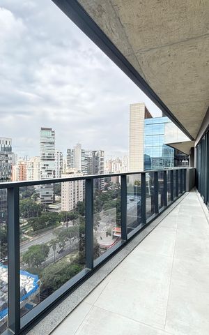 Apartamento para alugar com 176m², 2 quartos e 2 vagas Apartamento para alugar com 176m², 2 quartos e 2 vagasVaranda